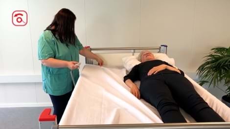 Cliënt hoger in bed verplaatsen met VENDLET Standard