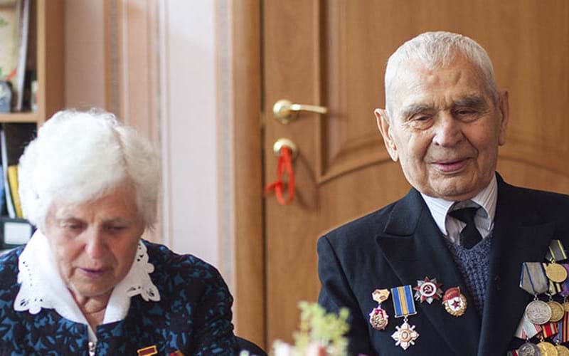 John & Mary herwonnen hun onafhankelijkheid