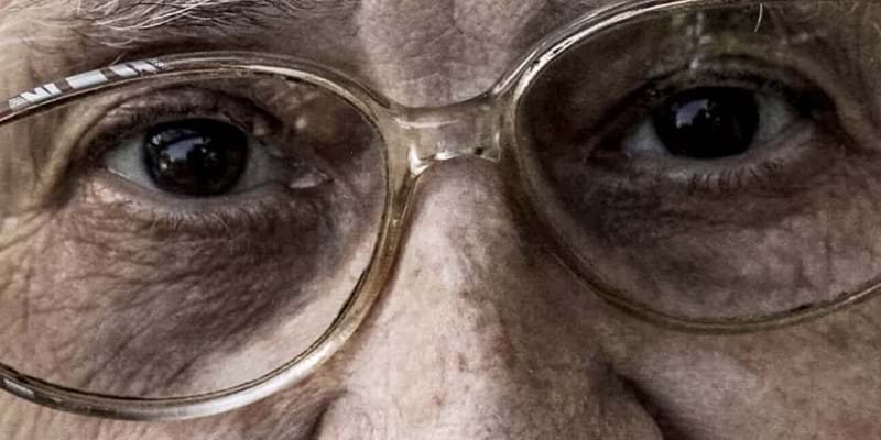 Beatrice's pijn is verminderd door gecontroleerde verplaatsingen