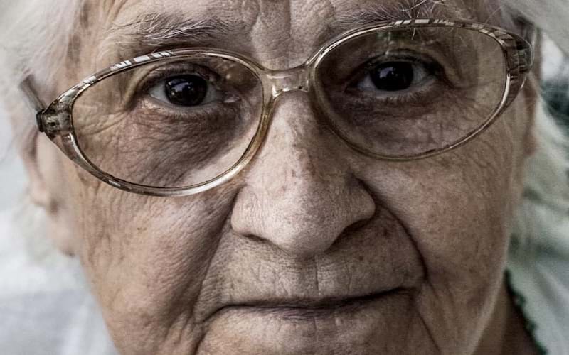 Beatrice's pijn is verminderd door gecontroleerde verplaatsingen