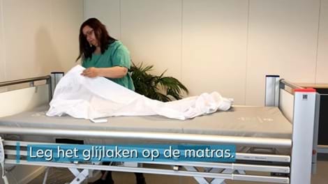 Het aanbrengen van het glijlaken en wentellaken op de VENDLET Standard